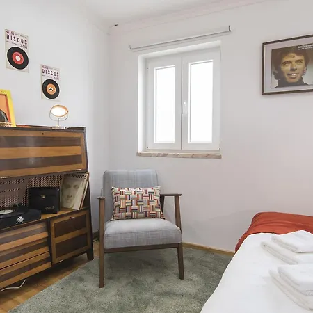 Vintage Flat In Graca Lisbon