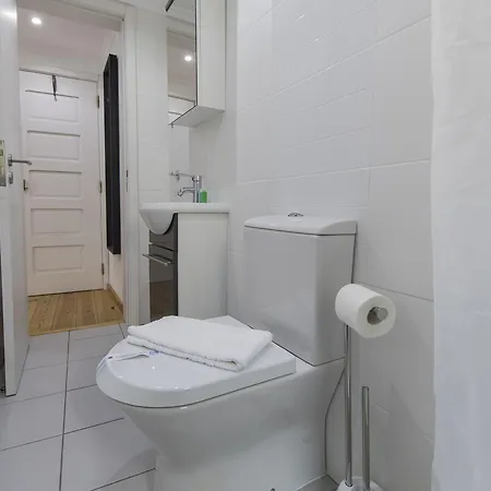 Vintage Flat In Graca Lisbon